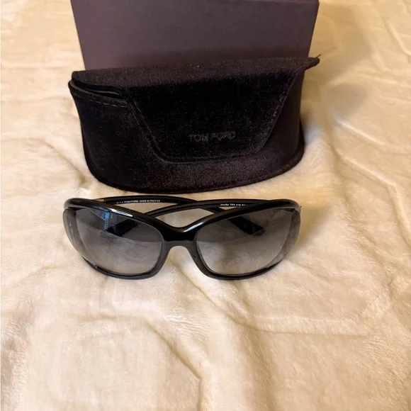 Tom Ford Sunglasses - Picture 7 of 16
